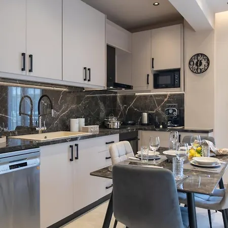 St Paul 25 Urban Apts بلدة كوس