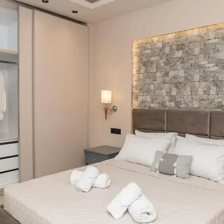 St Paul 25 Urban Apts Cós